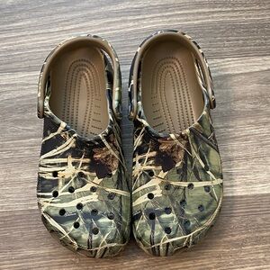 CROCS Men's Camouflage Clog Shoes